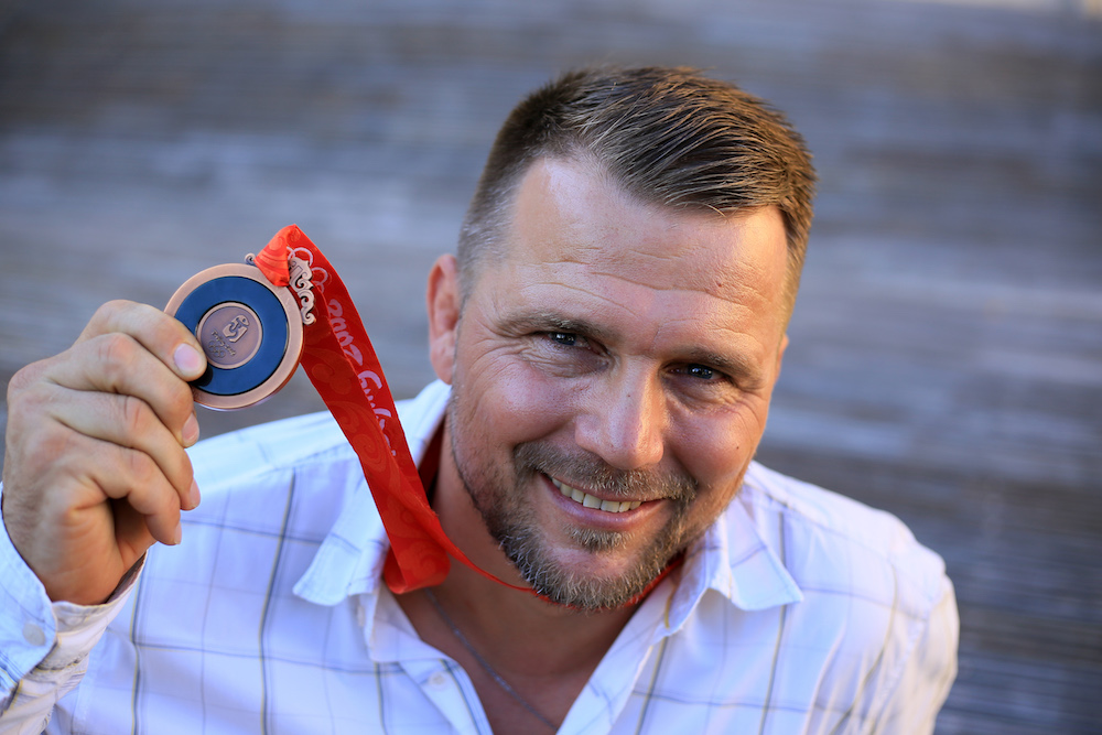 Marek Švec s medailí.JPG