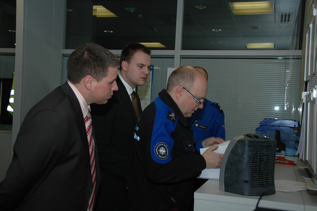 Zkoumání případů odepření vstupu na letišti v Curychu