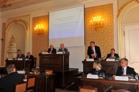 Předseda Poslanecké sněmovny Miloslav Vlček při zahájení Evropské  konference rozpočtových a finančních parlamentních výborů