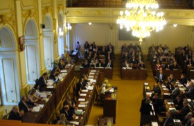 Sněmovního jednání se zúčastnili noví členové vládního kabinetu     