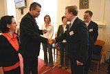 Vítěznou cenu přebírá starosta Kopřivnice Josef Jalůvka