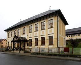 Ilustrační foto budovy školy v obci Kateřinice, Zlínský kraj. Foto: Radoslav Bernat. 