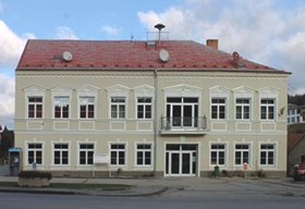 Úřad městyse ve Křtinách. Foto: archiv městyse Křtiny. 