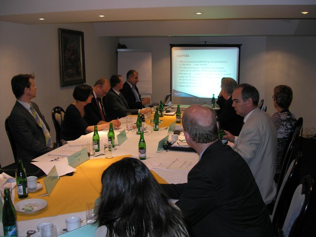 Účastníci fóra během prezentace
