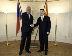 Předseda Senátu P. Sobotka a předseda vlády Makedonie N. Gruevsky.