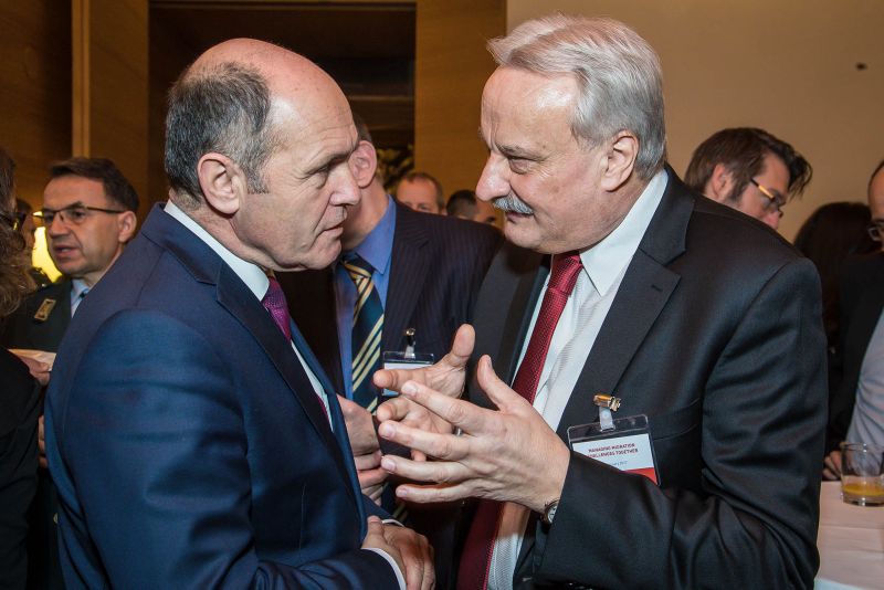 f_05 rakouský ministr vnitra Wolfgang Sobotka a 1. náměstek českého ministra vnitra Jiří Nováček.jpg